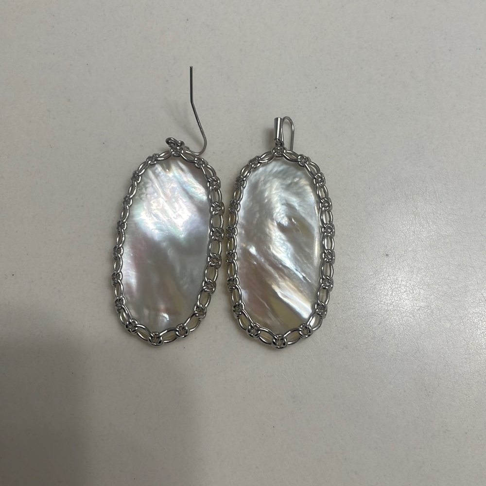 Kendra Scott Earrings in ivory mother of pearl with silver